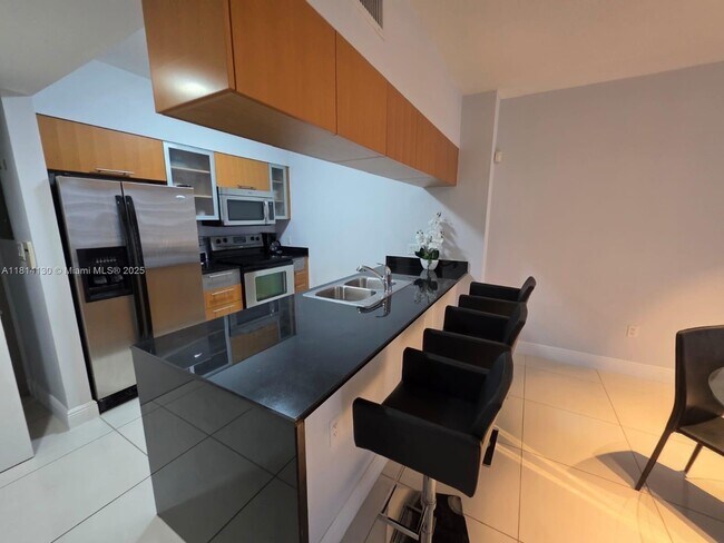 Foto del edificio - 1750 N Bayshore Dr