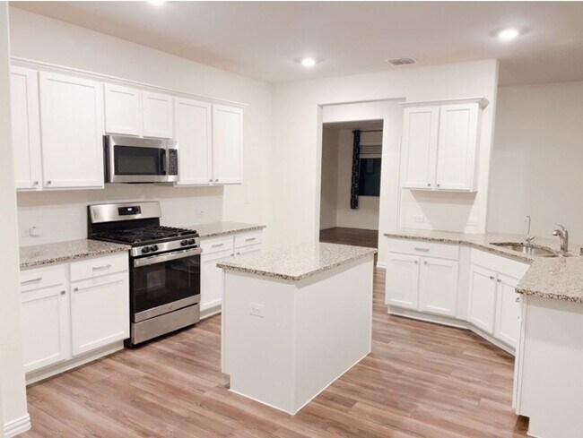Foto del edificio - 844 Lauren Grove Ln