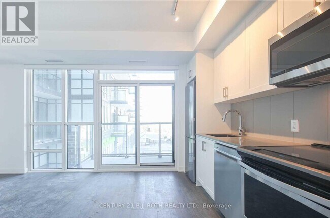 Photo du bâtiment - 681 Yonge St