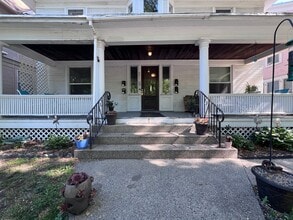 Building Photo - 641 Parkwood St NE