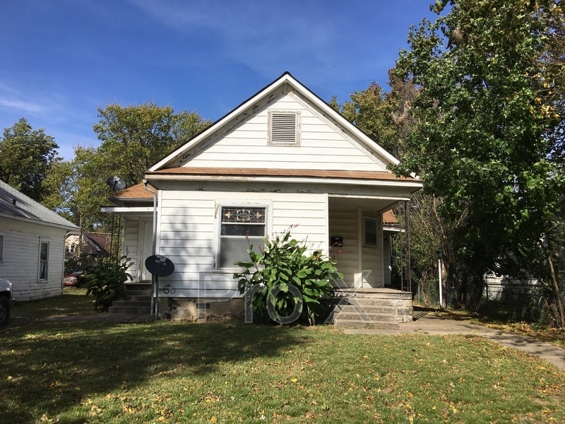 510 W 3rd St Unit 1/2, Pittsburg, KS 66762 Condo for Rent in