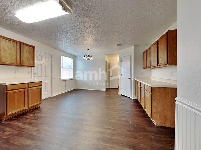 Foto del edificio - 205 Phlox Ln