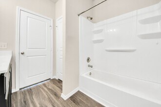 Building Photo - 14626 Sierra Garden Dr