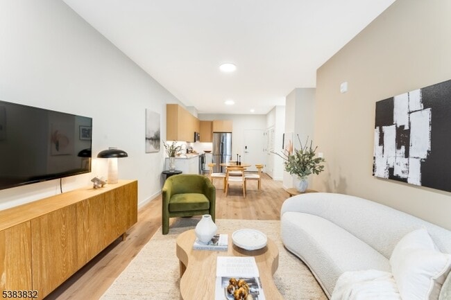 Building Photo - 431 Dr Martin Luther King Jr Blvd