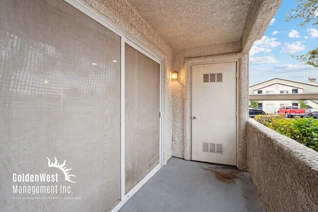 Building Photo - Gorgeous 1Bdm 1Ba Condo in Gated Community