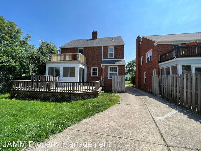 Building Photo - 4 br, 1.5 bath House - 3969 Bushnell Ave