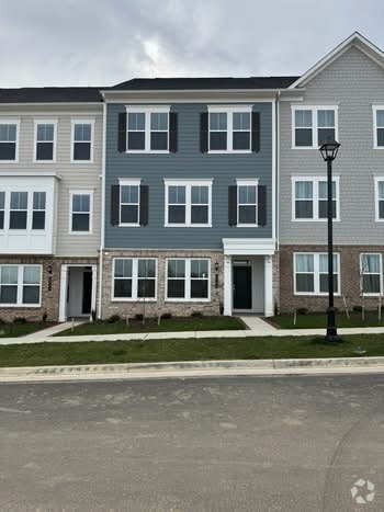 Building Photo - 1743 Riverbluff Ave