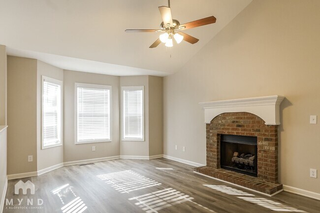 Foto del edificio - 30 Crestbrook Dr