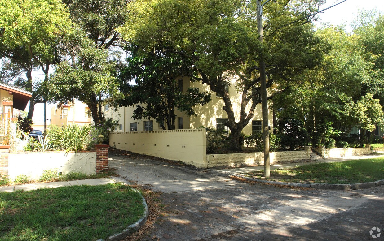 Primary Photo - 720 8th St N