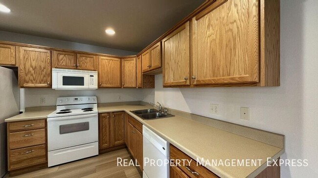 Building Photo - Spacious 1 Bedroom Apartment in Brandon, SD!