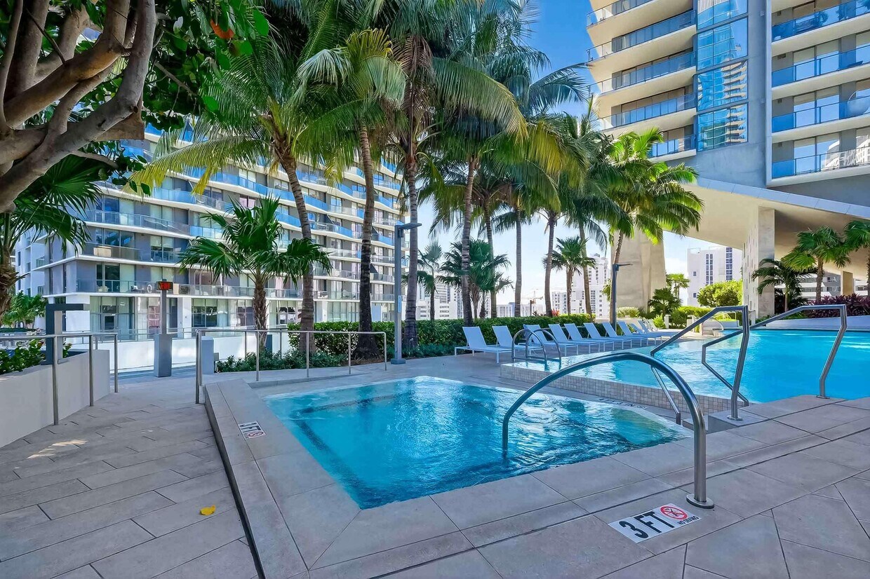 Foto principal - 88 SW 7th St