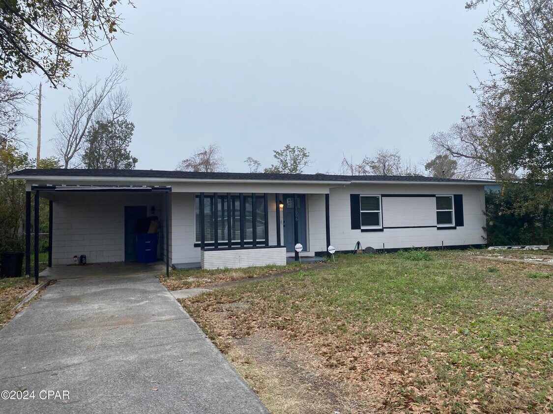 Primary Photo - 1606 Clay Ave