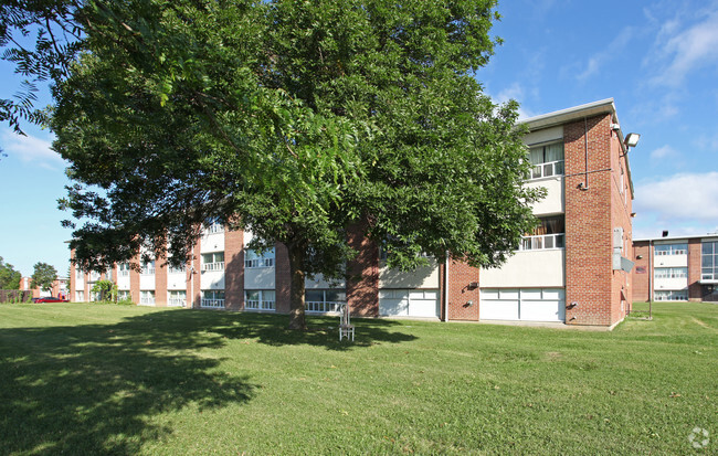 Building Photo - Lawrence Heights