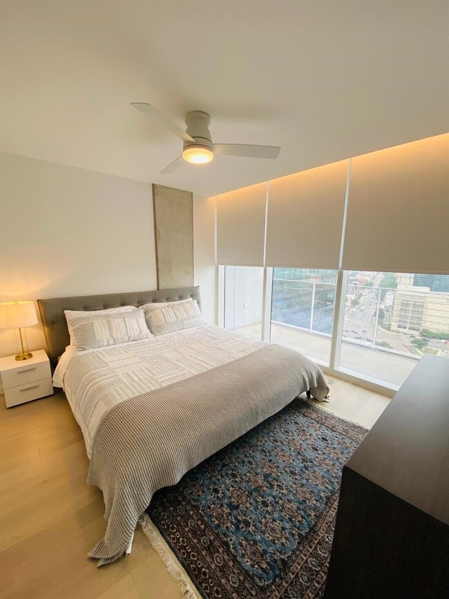 Foto del edificio - 313 W 17th St