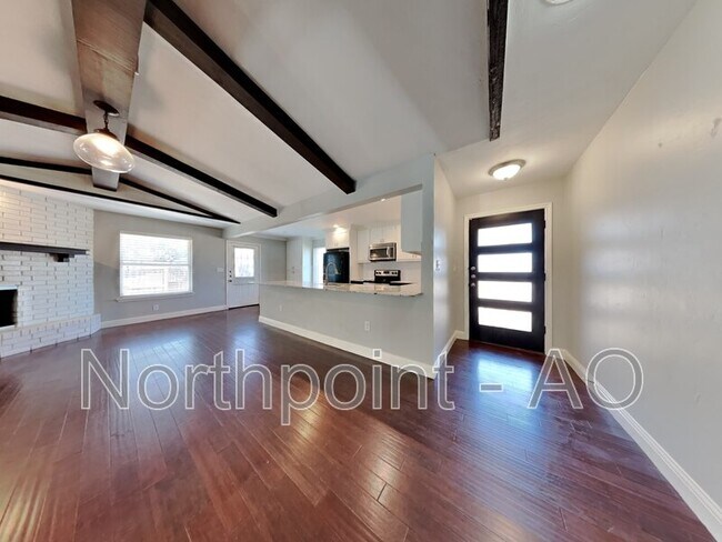 Building Photo - 2724 Russwood Ln