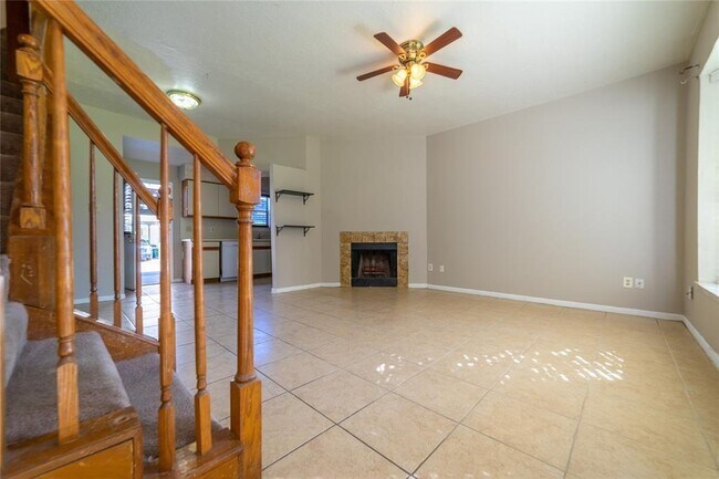 Foto del edificio - 8320 Wild Rose St