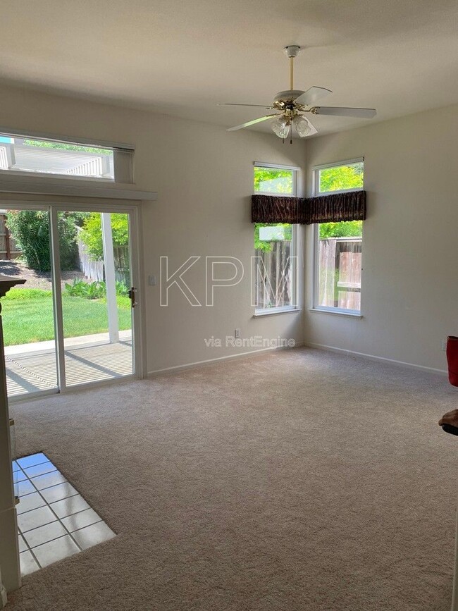 Foto del edificio - 4142 Pinehurst Cir