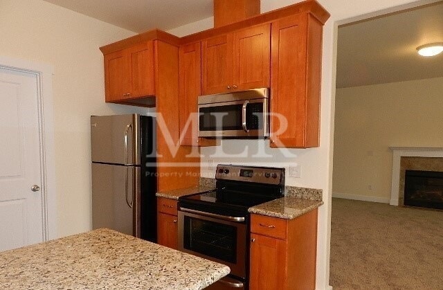 Building Photo - Cirque Dr W 8013-