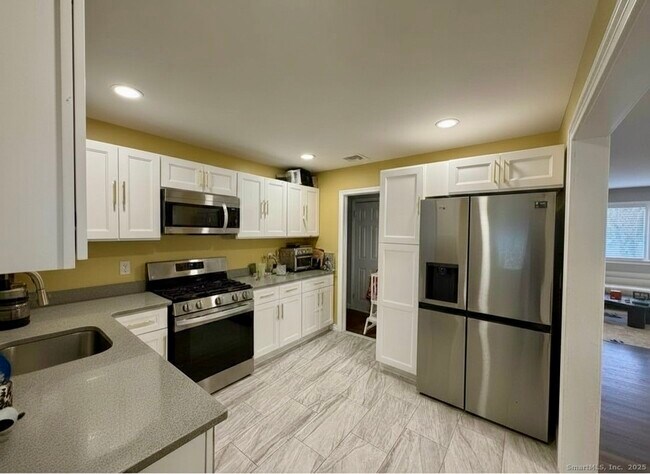 Foto del edificio - 3 Donna Dr