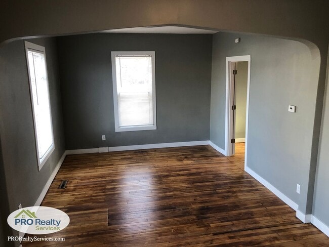 Building Photo - 3 Bedroom Home in St. Paul