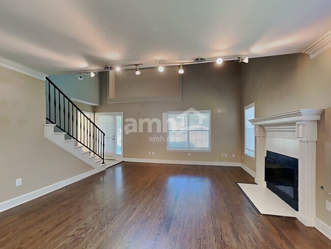 Building Photo - 4465 Jessica Drive