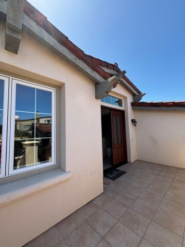 Building Photo - Beautiful 3BD 3.5BA House in La Jolla