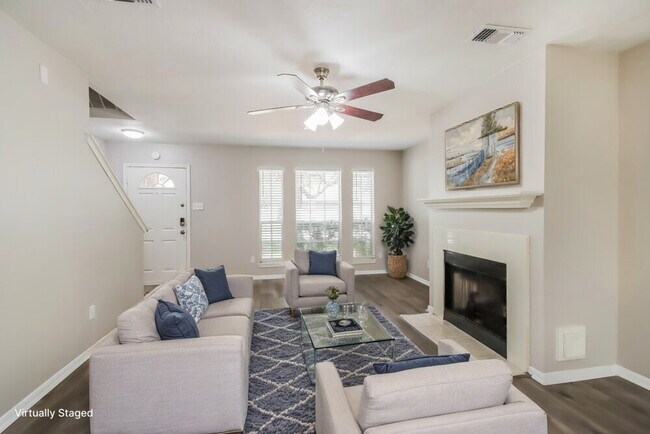 Building Photo - 18450 Hollow Oaks Cir