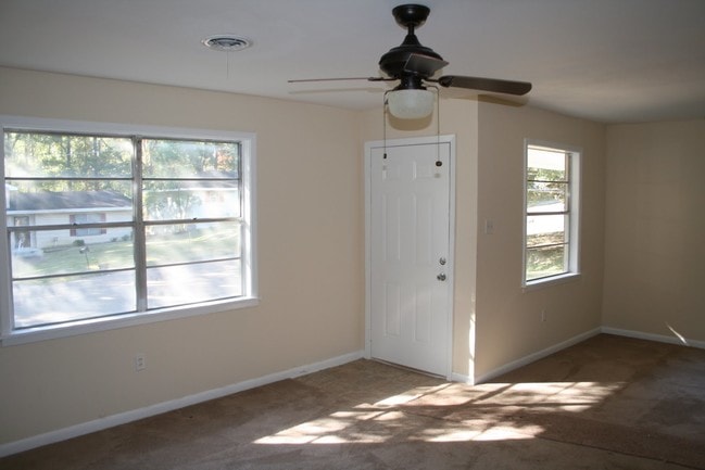 Building Photo - 228 Catalina Cir