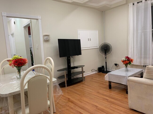 Foto del edificio - 4727 39th Pl