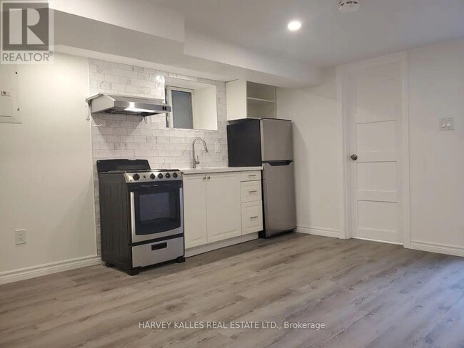 Building Photo - 1300 Lansdowne Ave