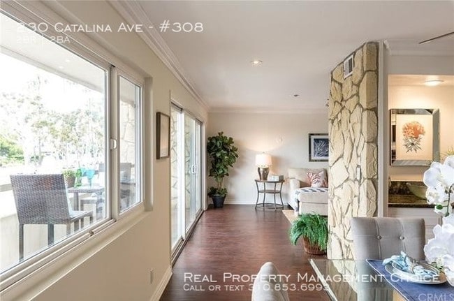 Building Photo - 230 S Catalina Ave