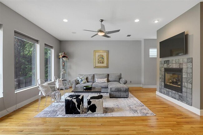 Foto del edificio - 3707 Dorothy Ave