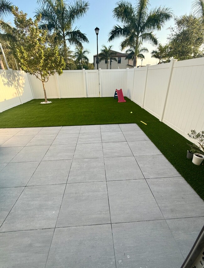 Foto del edificio - 3425 W 113th St