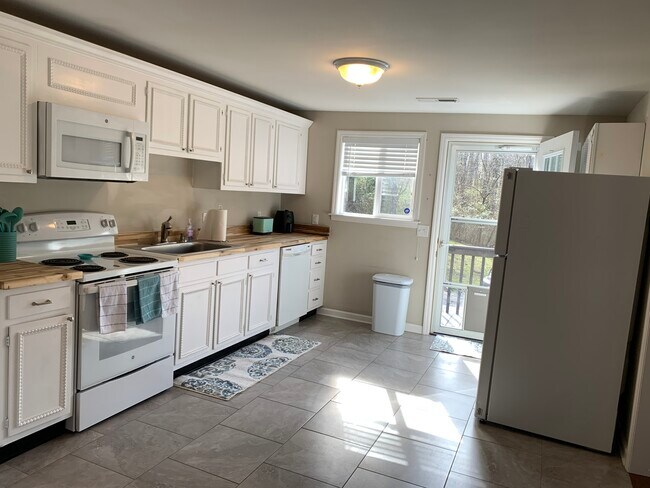 Foto del edificio - Lullwater Rd