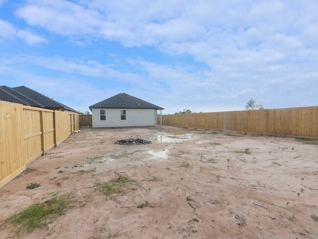 Building Photo - 327 Rd 5840