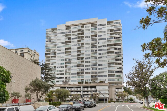 Foto del edificio - 10501 Wilshire Blvd
