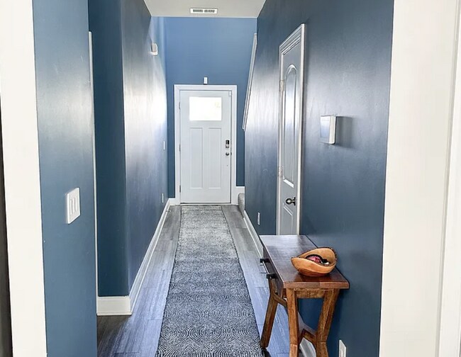Building Photo - Spacious 4 Bedroom Home with Main-Level Primary and 2-Car Garage