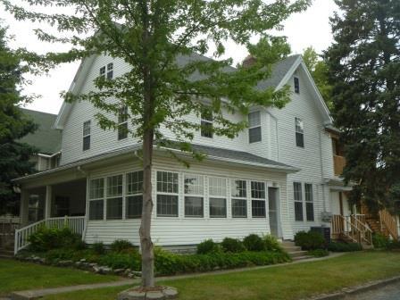 Frente - 916 W 3rd St