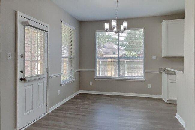 Building Photo - 4811 Beaver Pond Cir