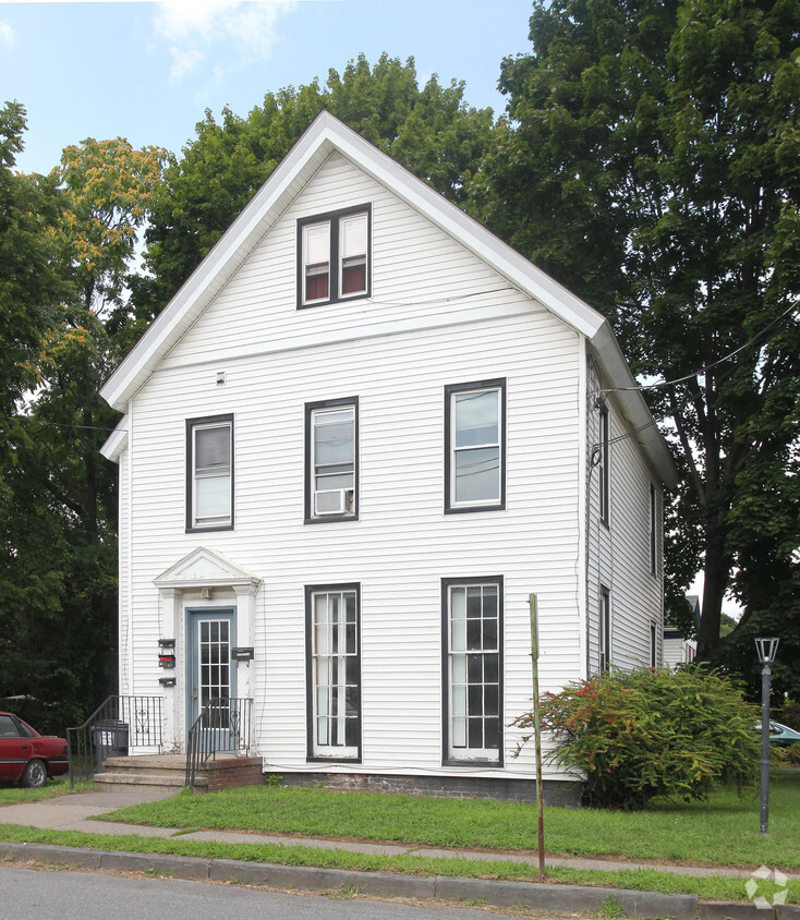 Building Photo - 351 Main St