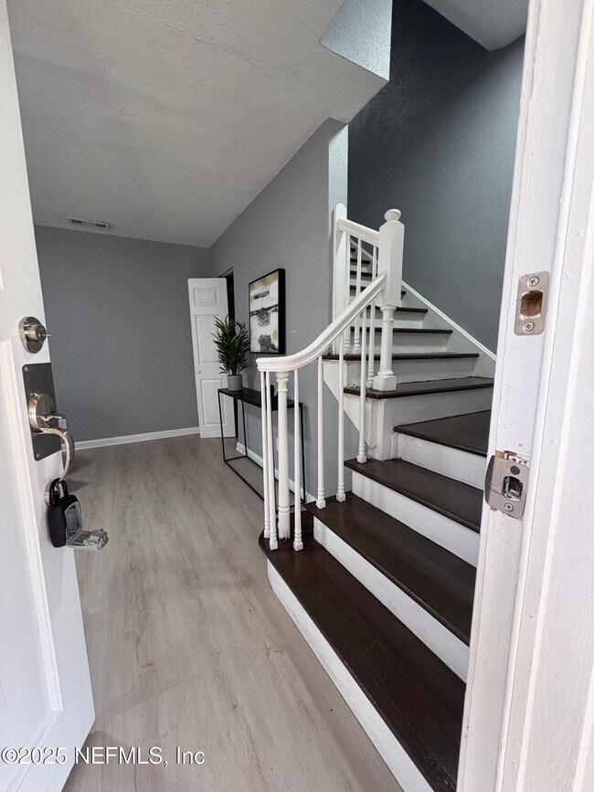 Foto del edificio - 3150 Belden Cir