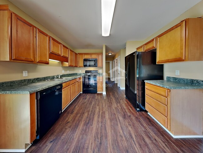 Building Photo - 5015 Walden Ridge Dr