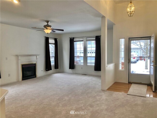 Foto del edificio - 6050 Sycamore Ln NE