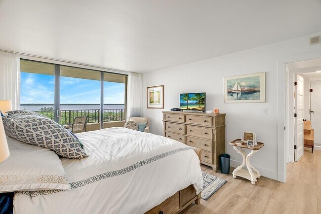 Foto del edificio - 8750 S Ocean Dr