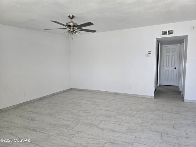 Foto del edificio - 511 N Iroquois Ave