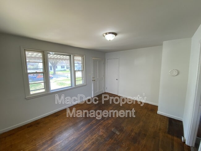 Building Photo - 209 Frazier St