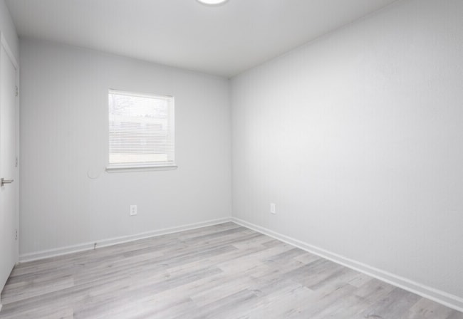 Interior Photo - Crestwood Gardens