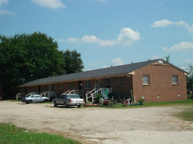 Building Photo - 913 S Pender St
