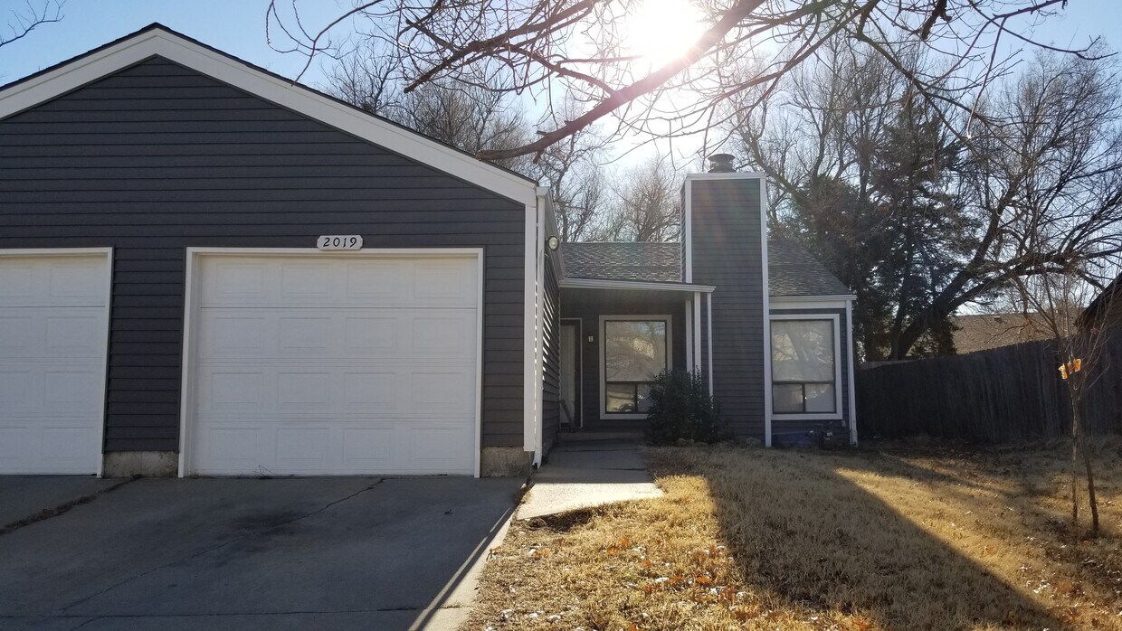 2019 N Old Manor Rd, Wichita, KS 67208 Townhome Rentals in Wichita KS