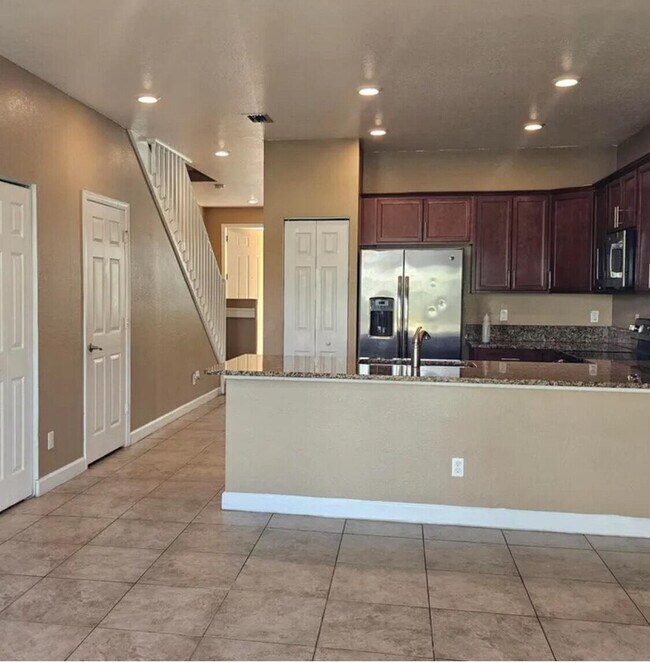 Building Photo - 4324 Maybelle Ln